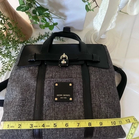 SOLD Henri Bendel - Picture 8 of 11